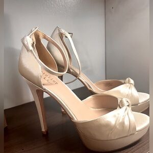 Nicole Miller Clancey Artelier Ivory Satin Heels - New in Box